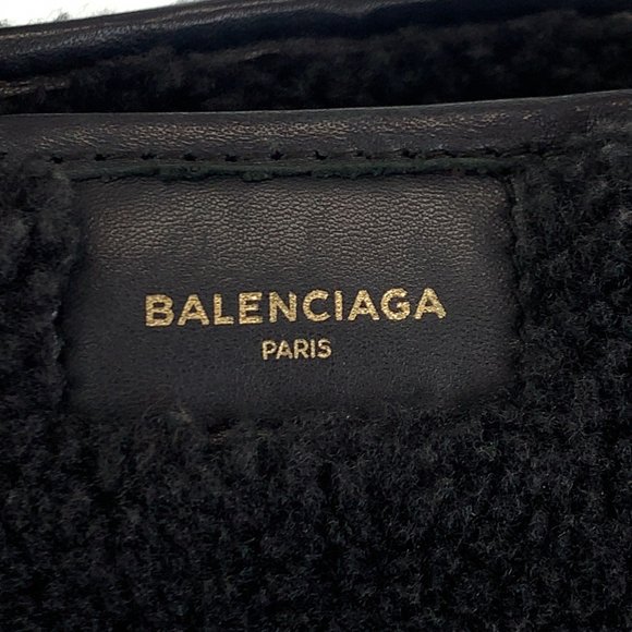 BALENCIAGA Black Leather Shoulder Bag - Picture 8 of 8
